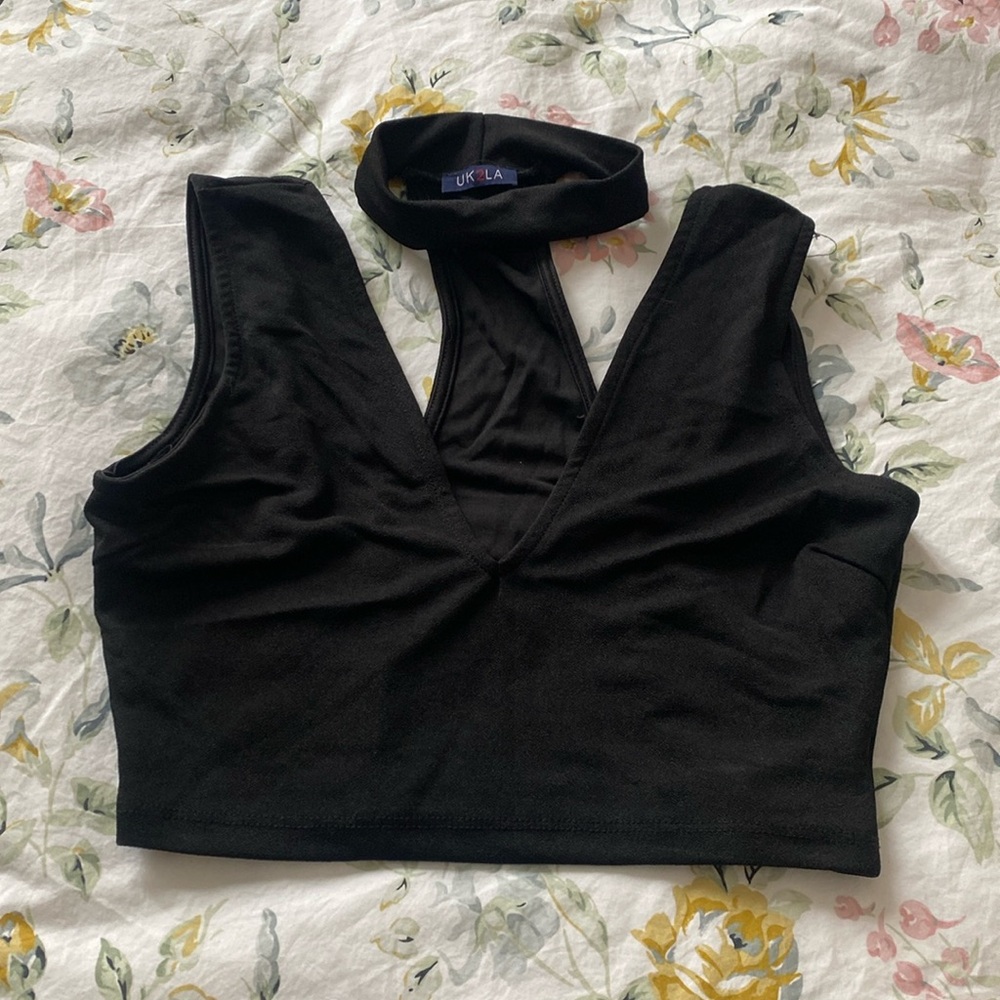 Uk2la black woman’s crop top